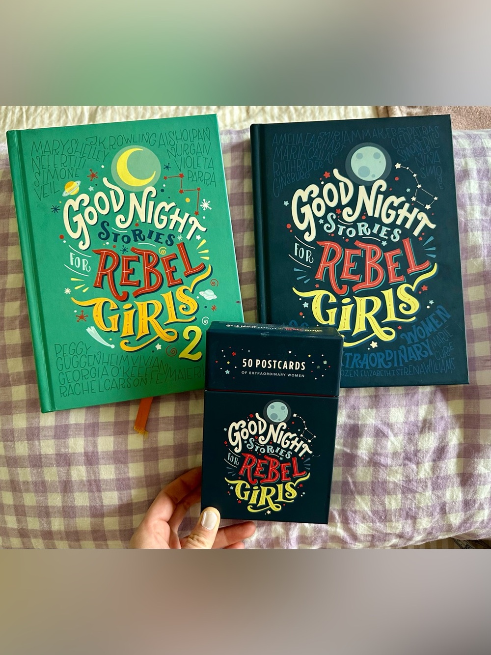 good night stories for rebel girls volumes 1 & 2 / bonus pack of postcards